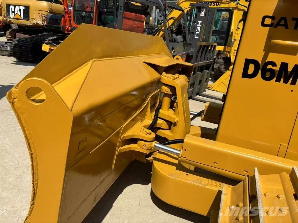 CAT D 6 M Гусеничные бульдозеры