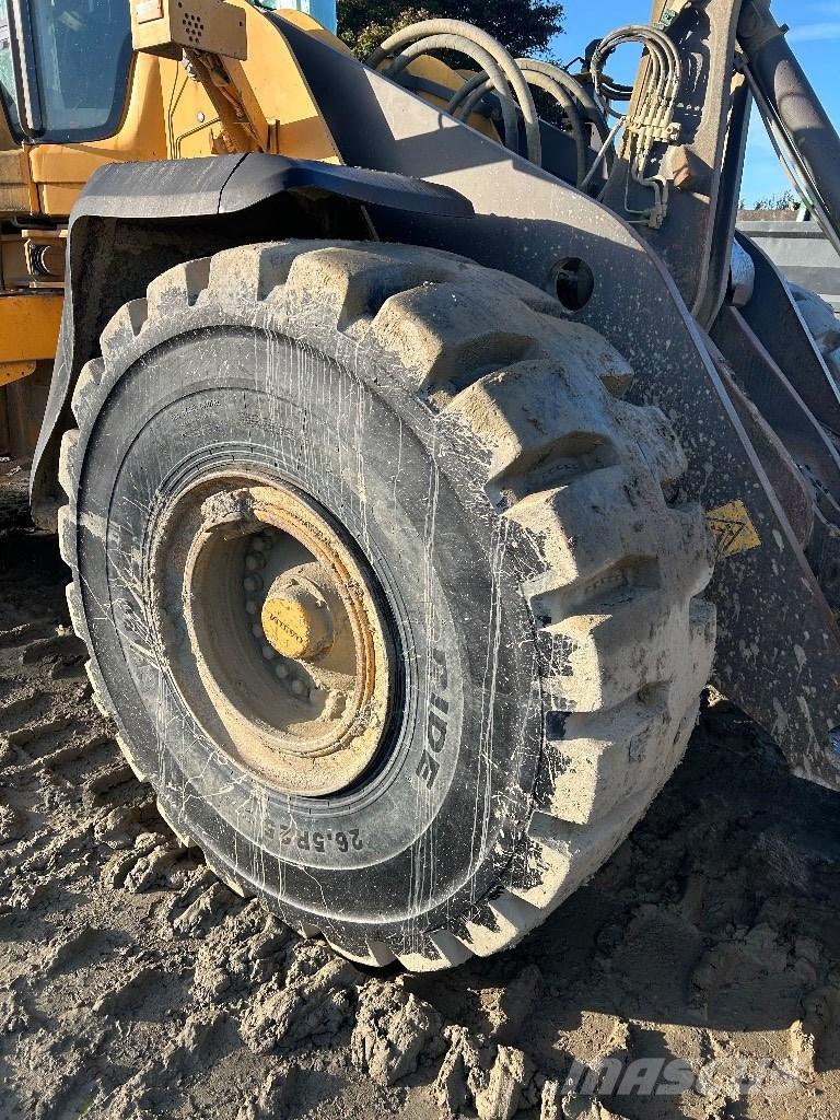 Volvo L180 Фронтальные погрузчики