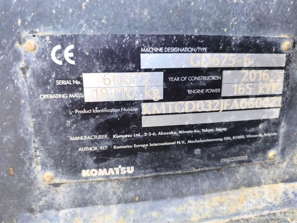Komatsu GD 675-6 Грейдеры