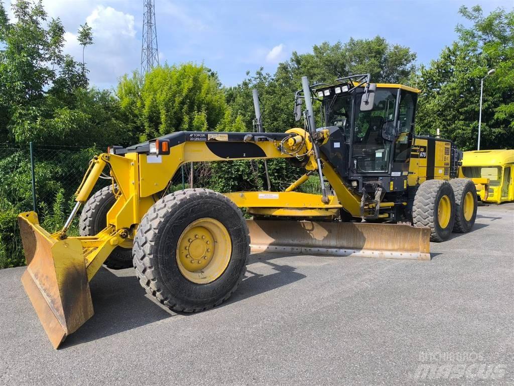 Komatsu GD 675-6 Грейдеры