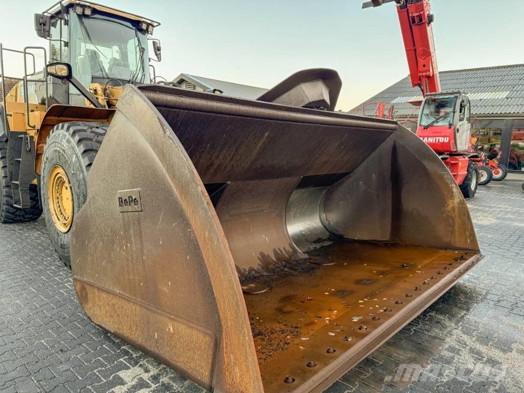 CAT 980M Фронтальные погрузчики