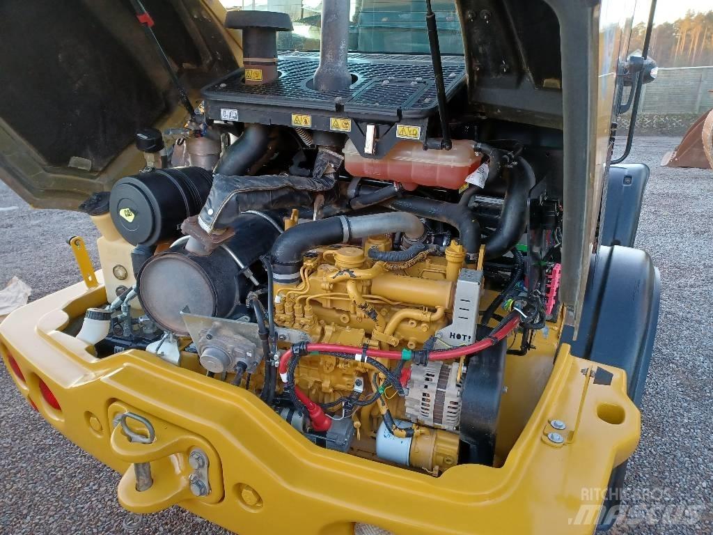 CAT 907 M Фронтальные погрузчики