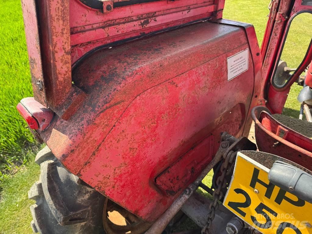 Massey Ferguson 135 Трактора