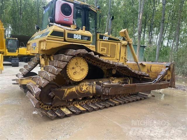 CAT D 6 R Гусеничные бульдозеры