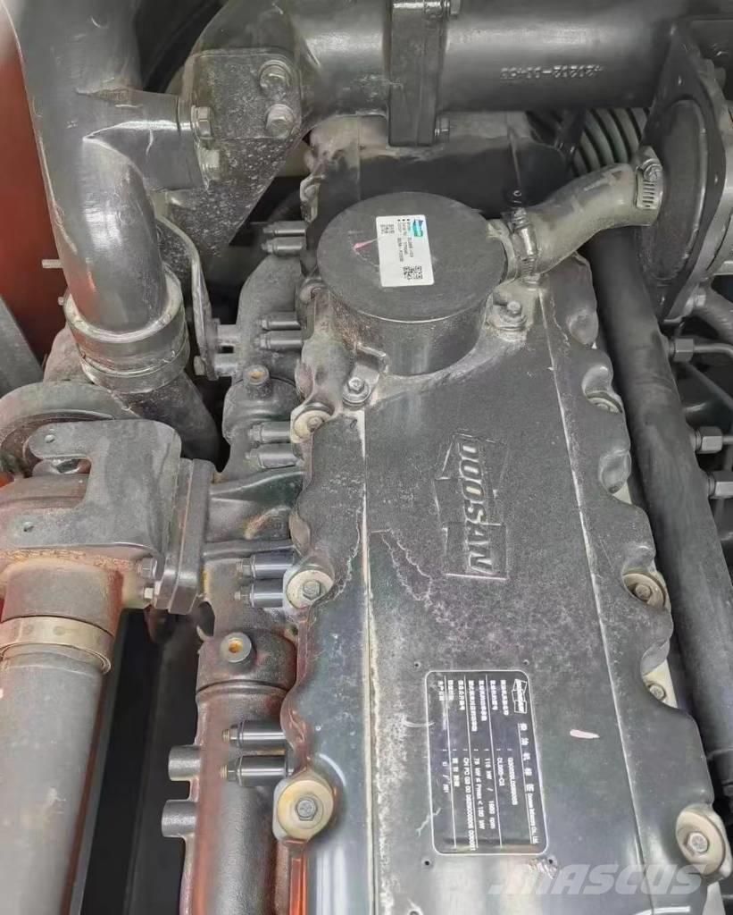 Doosan DX 220 Гусеничные экскаваторы