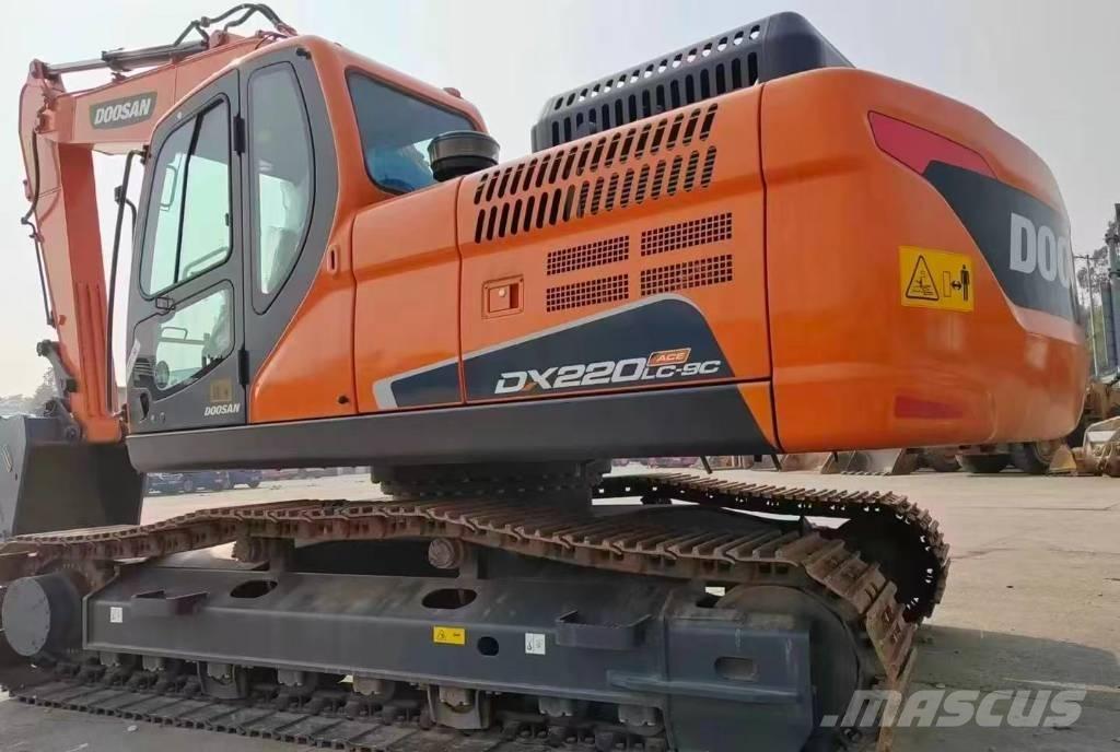 Doosan DX 220 Гусеничные экскаваторы