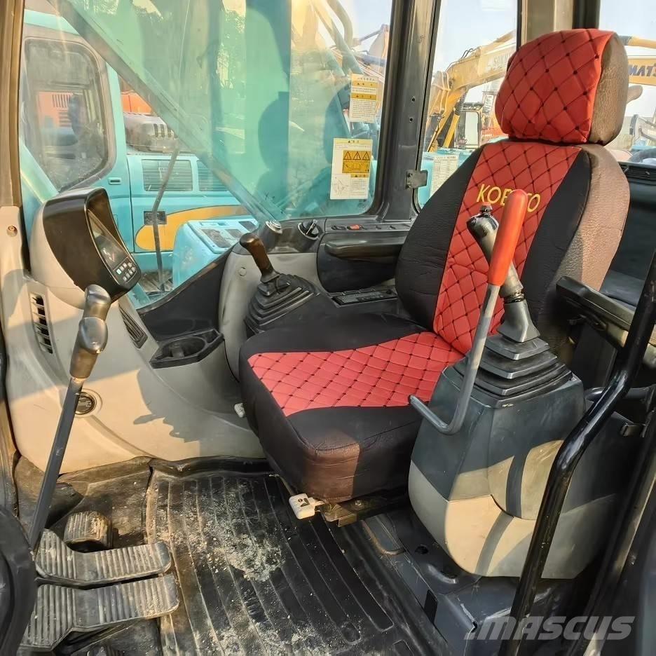 Kobelco SK 200 Гусеничные экскаваторы