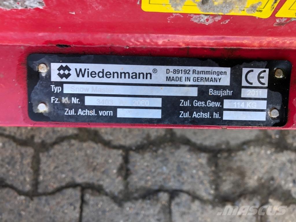 Shibaura ST 324 HST Коммунальные тракторы