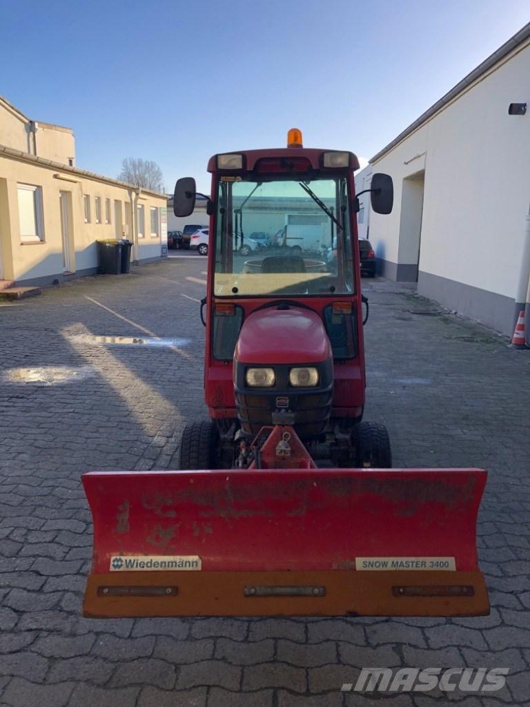 Shibaura ST 324 HST Коммунальные тракторы