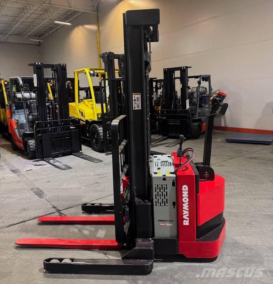 Raymond RSS40 Самоходные электроштабелёры