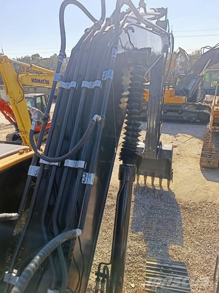 Hyundai 220LC-9s Гусеничные экскаваторы