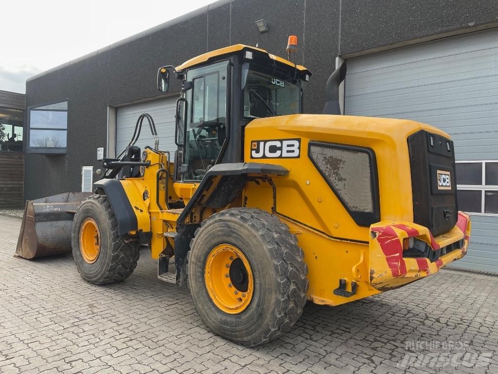 JCB 427HT Фронтальные погрузчики