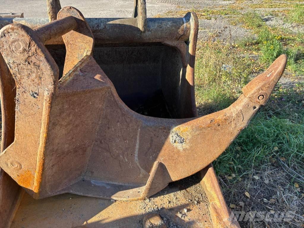 SMP 1050HDR + Tjälkrok Ковши