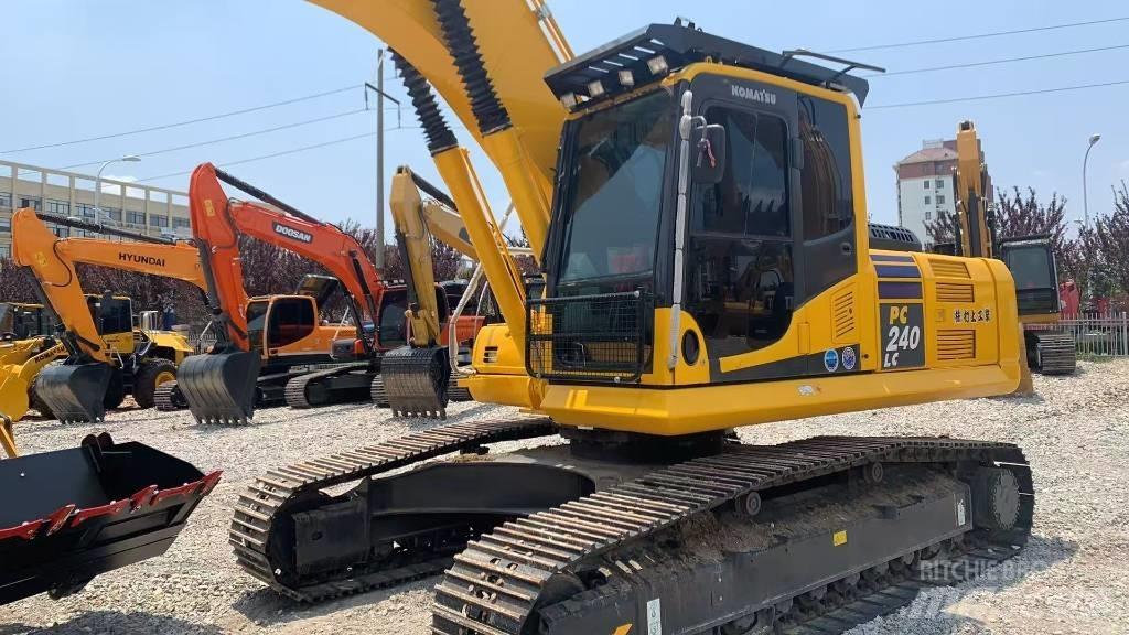 Komatsu PC 240 Гусеничные экскаваторы