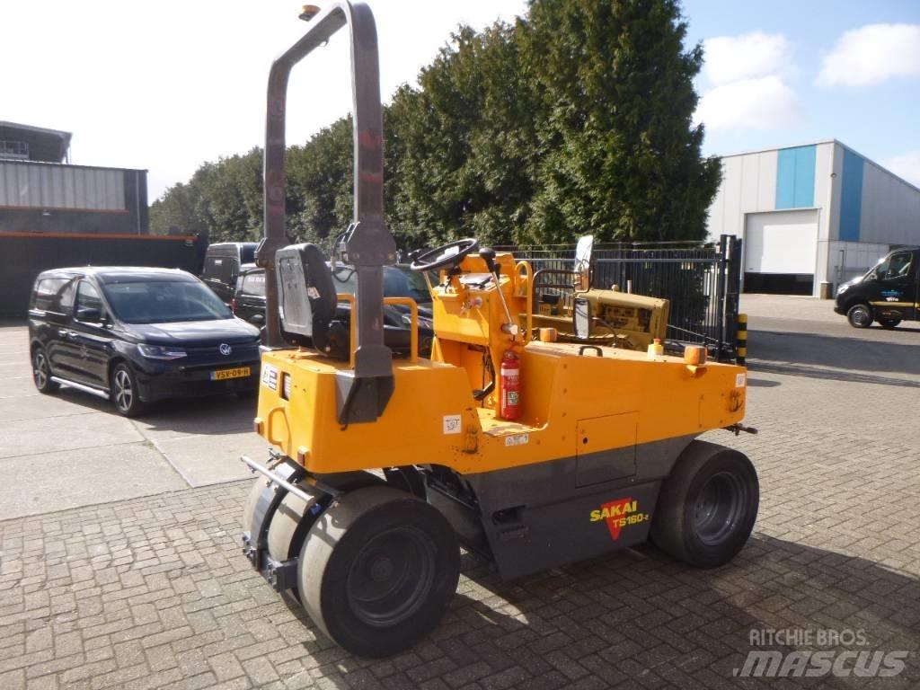 Sakai TS160-2 Пневматические катки