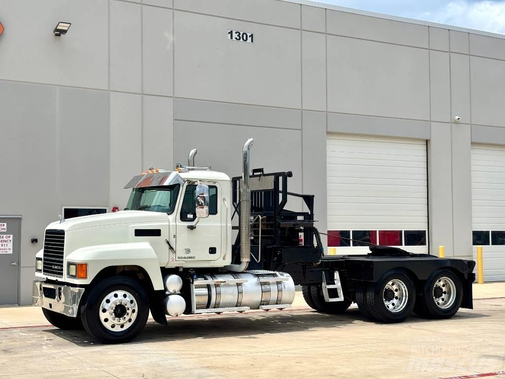 Mack CHU 613 Грузовые эвакуаторы