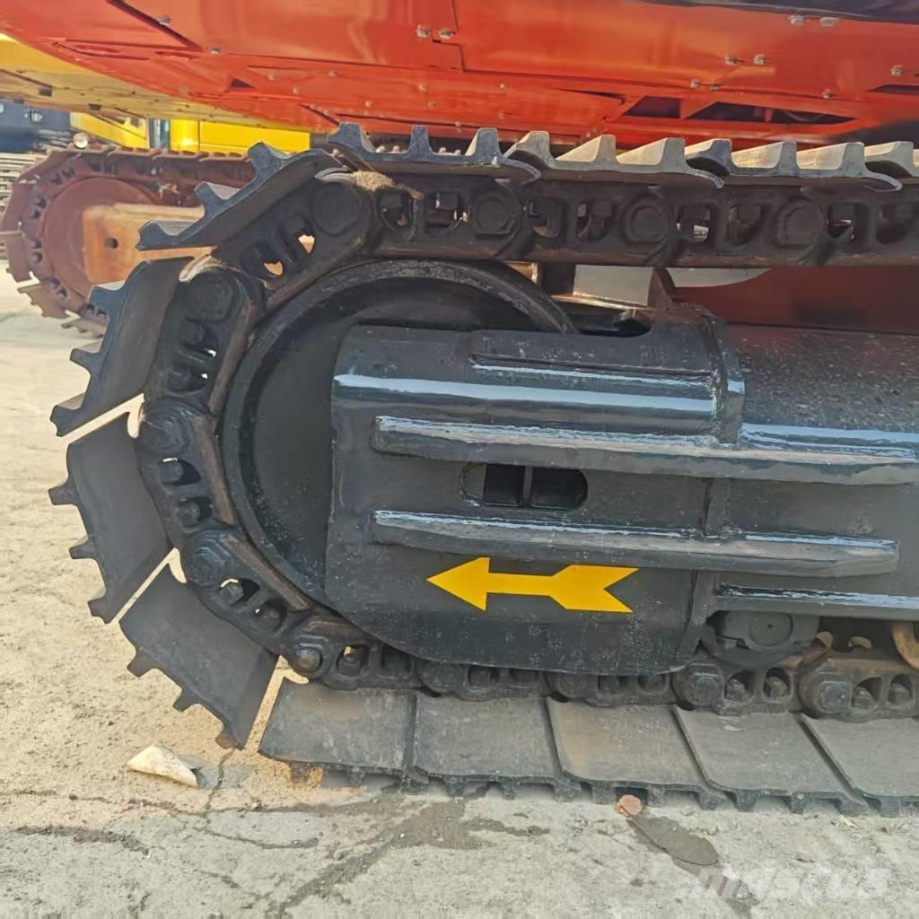 Doosan DX 300 LC Гусеничные экскаваторы