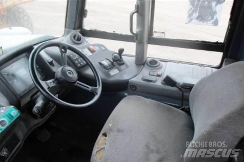 Bell B30D Шарнирно-сочленённые самосвалы