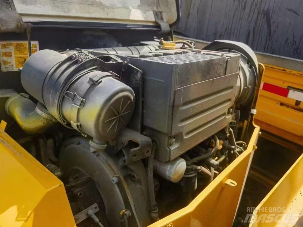 Dynapac CC 142 Катки тротуарные