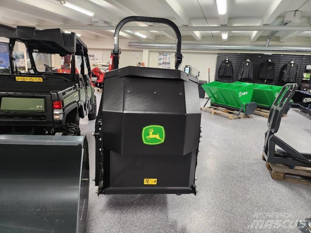 John Deere 950R Самоходные газонокосилки