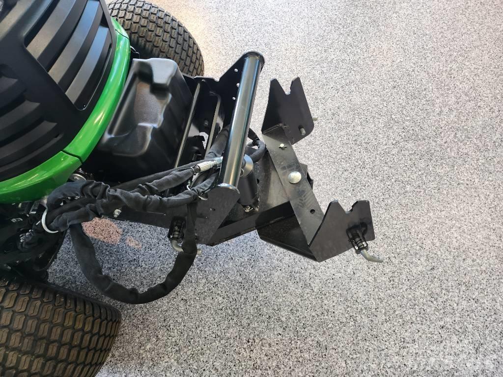 John Deere 950R Самоходные газонокосилки