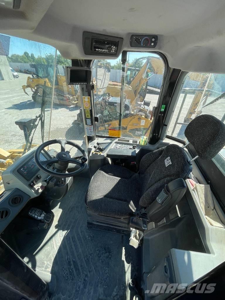 CAT 950 GC Фронтальные погрузчики