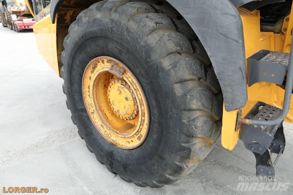 Bell B 30 E Шарнирно-сочленённые самосвалы