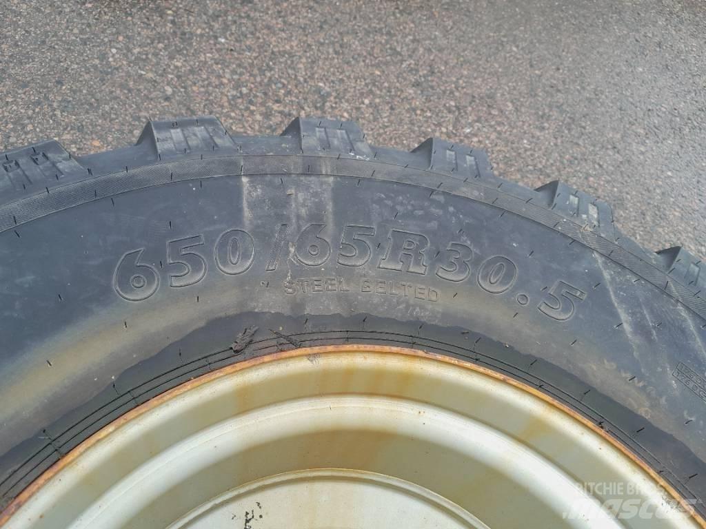 BKT 650/60R30,5 Hjul Шины и колёса