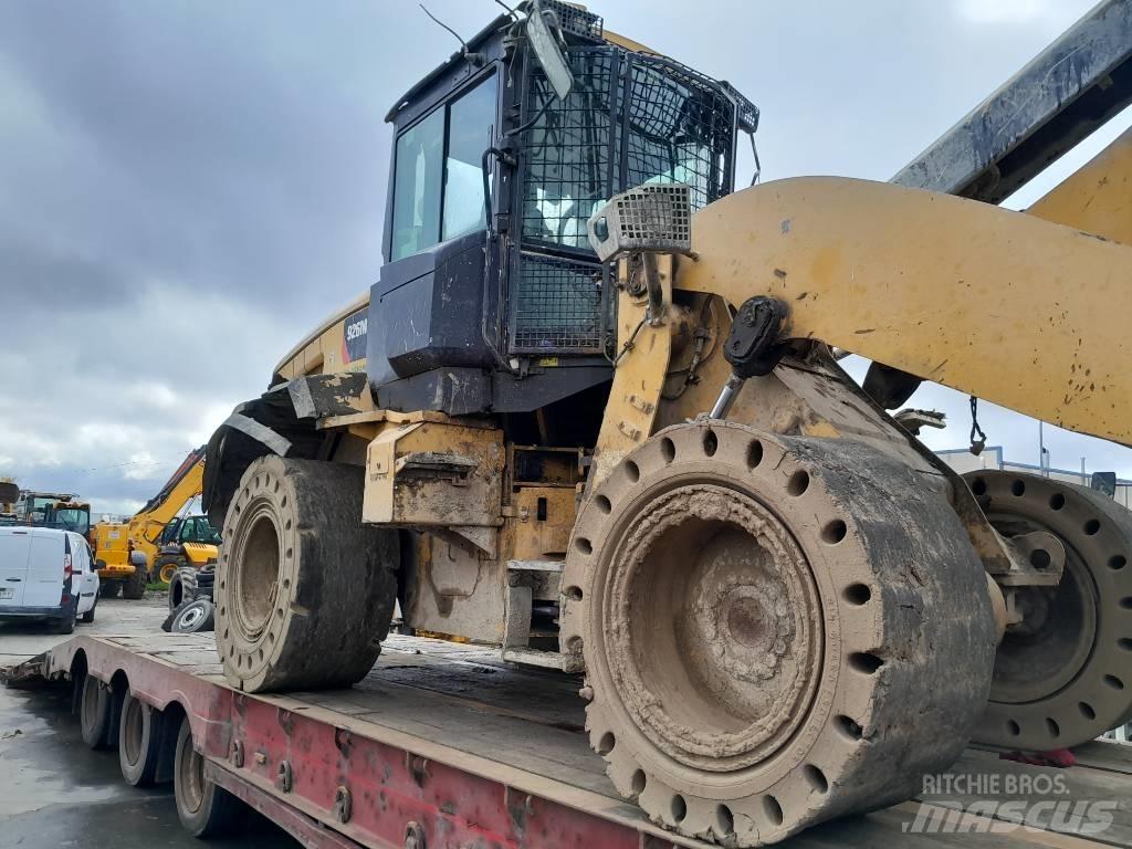 CAT 926 m Фронтальные погрузчики