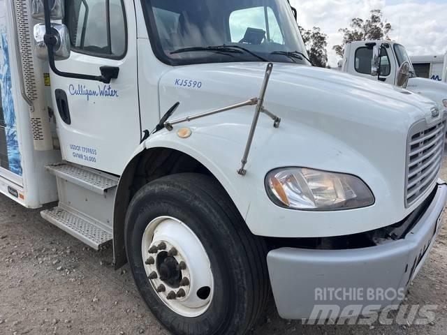 Freightliner M2 Грузовики для доставки напитков