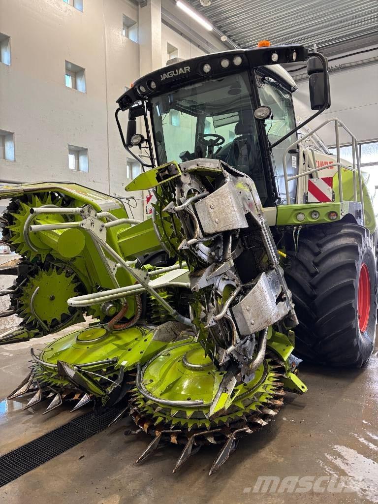 CLAAS Jaguar 960 Самоходные кормоуборочные комбайны