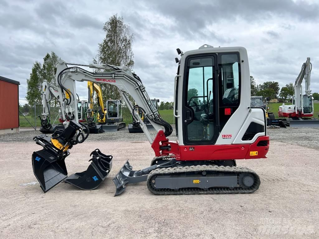Takeuchi TB225 Мини-экскаваторы