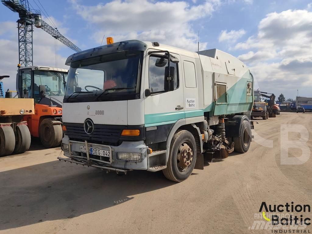 Mercedes-Benz 1517 Вакуумные уборочные машины