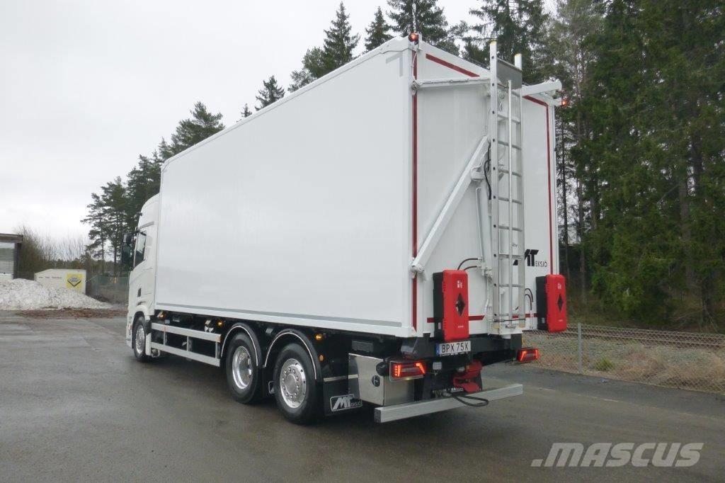 Scania R560 LB6x2*4 Грузовики-Щеповозы