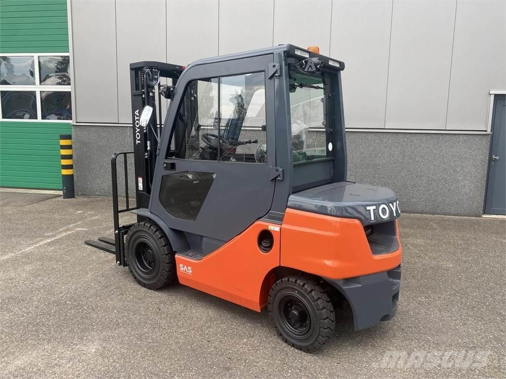 Toyota 52-8FDF25 Дизельные погрузчики
