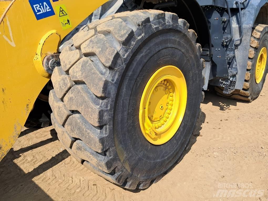 Komatsu WA500-8E0 Фронтальные погрузчики