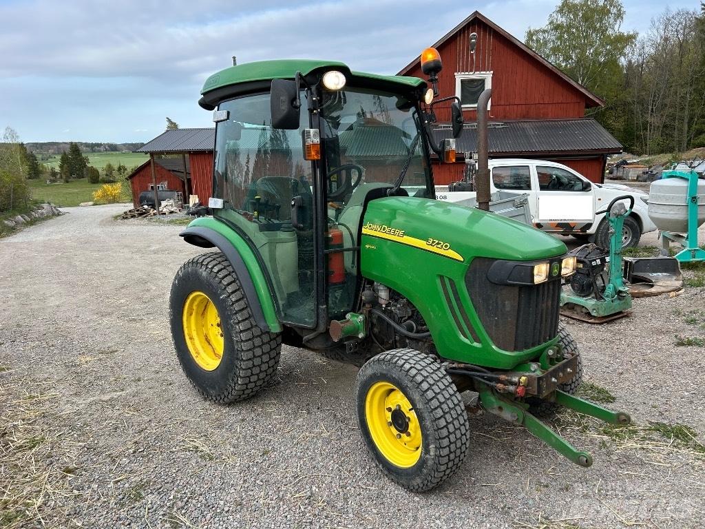 John Deere 3720 Трактора