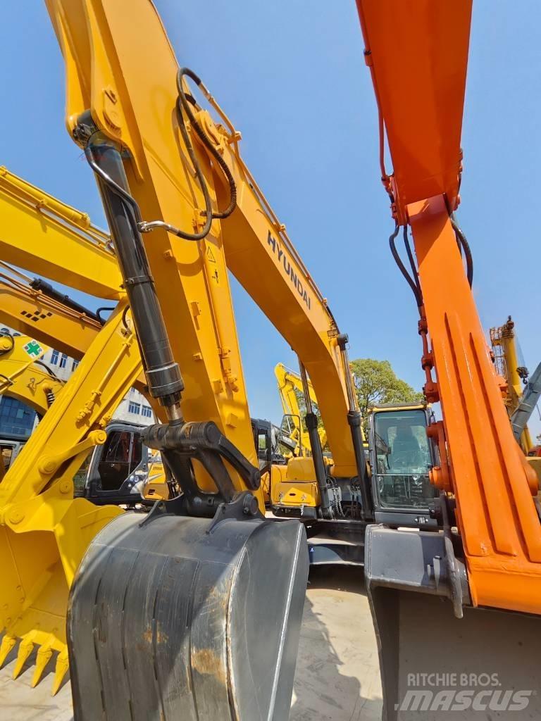 Hyundai R220LC-9S Гусеничные экскаваторы