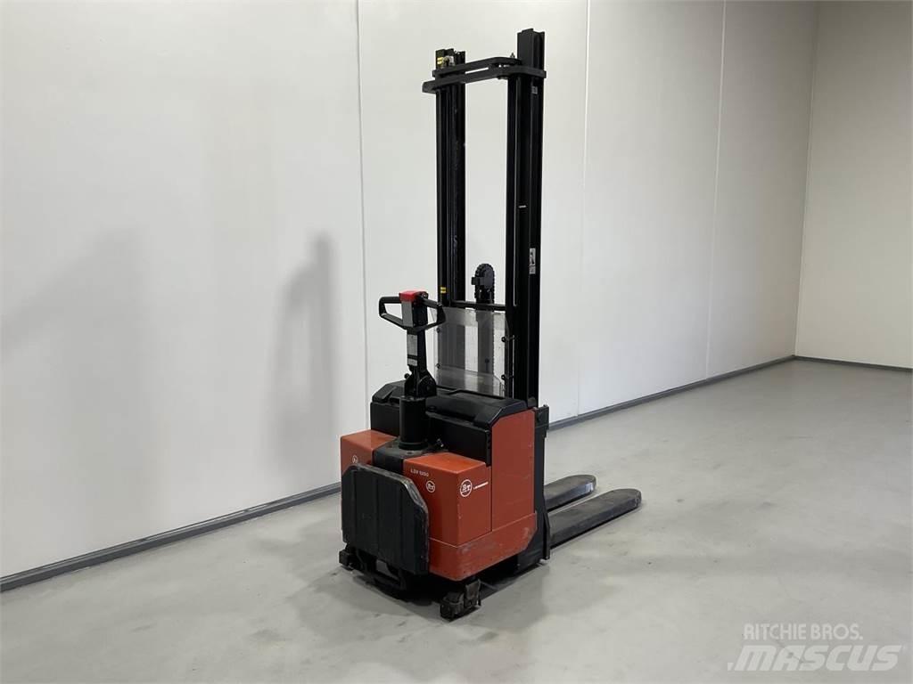 BT LSV 1250/11 Самоходные электроштабелёры
