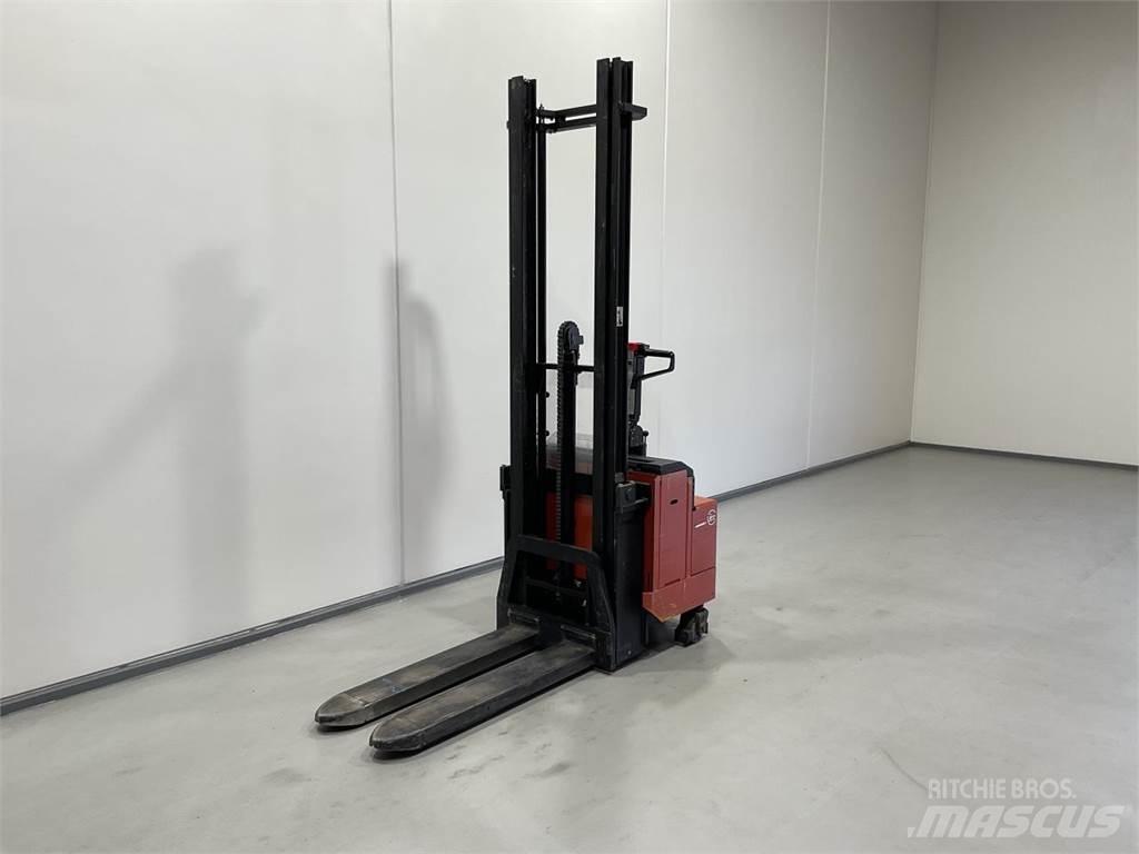 BT LSV 1250/11 Самоходные электроштабелёры