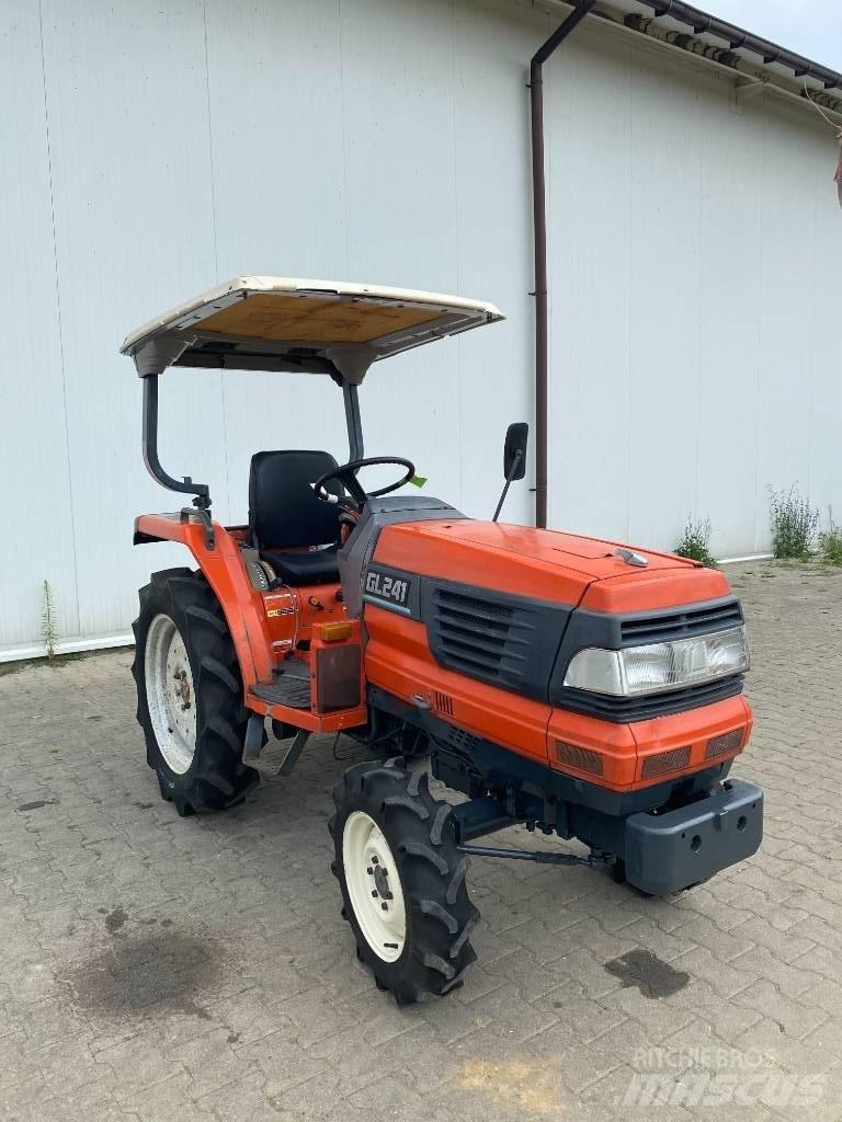 Kubota GL241 Коммунальные тракторы
