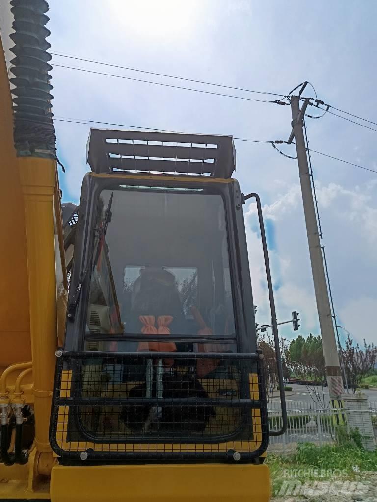 Komatsu PC 200 Гусеничные экскаваторы