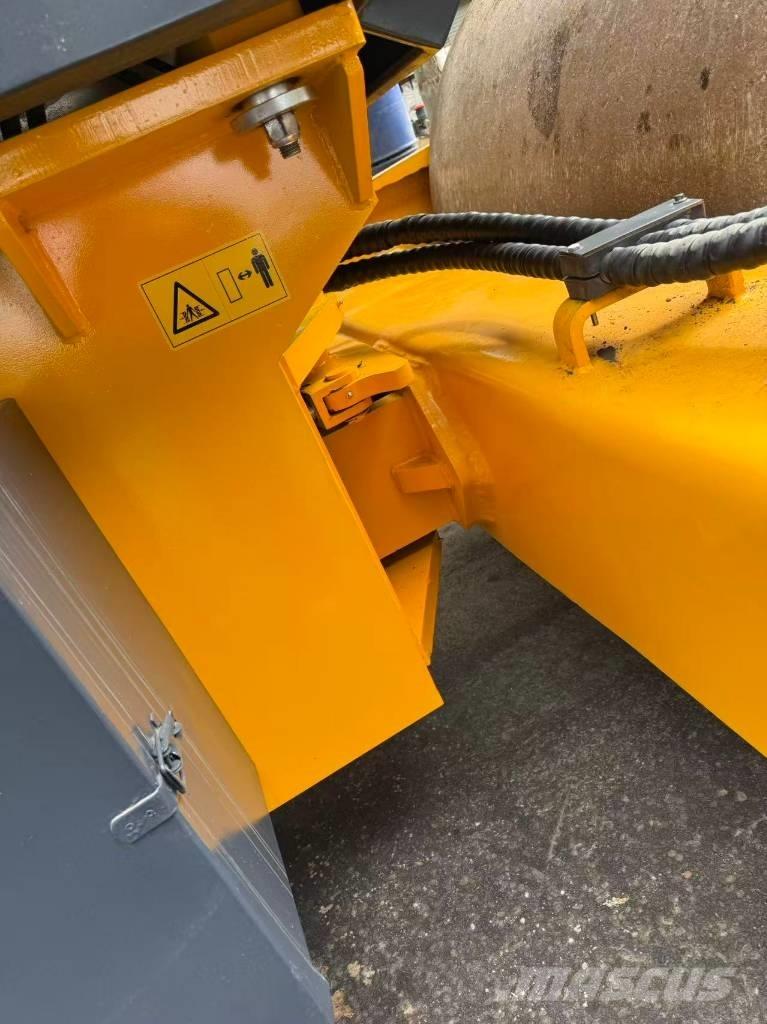 XCMG XS 223 J Грунтовые катки