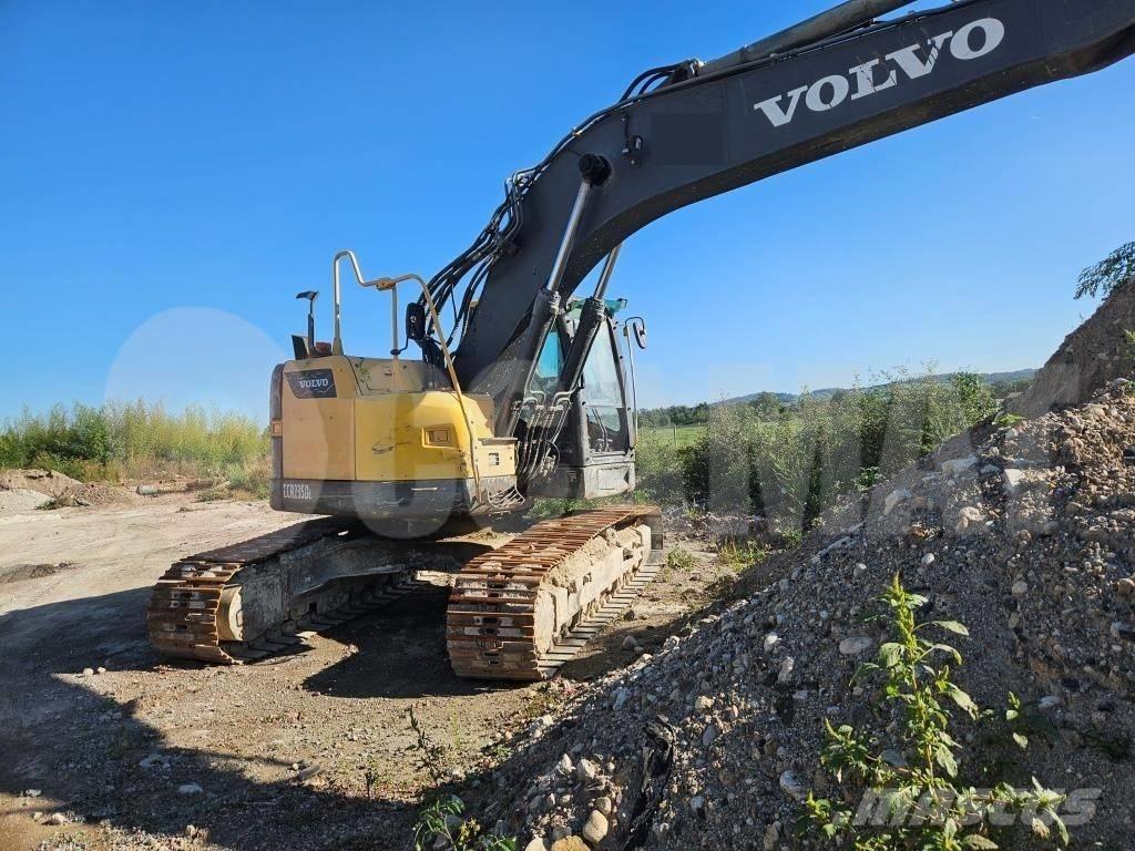 Volvo ECR 235 D Гусеничные экскаваторы