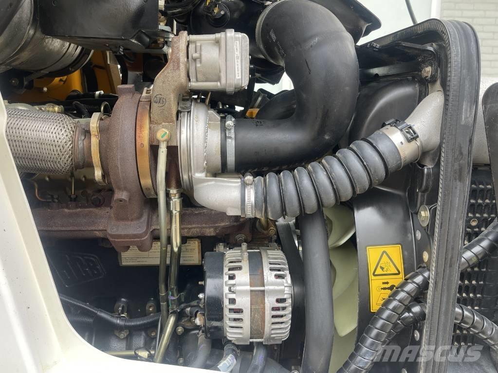 JCB 3 CX    2019 Экскаваторы-погрузчики