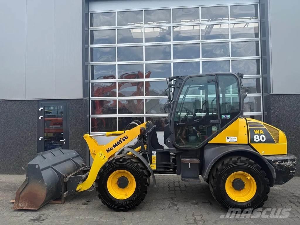 Komatsu WA80-6 Фронтальные погрузчики