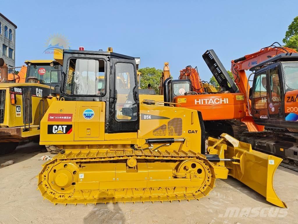 CAT D5K Гусеничные бульдозеры