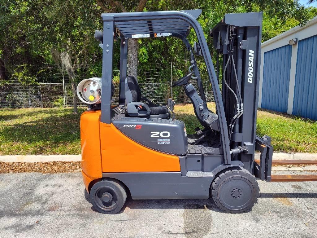 Doosan GC 20 SC-5 Другие складские механизмы