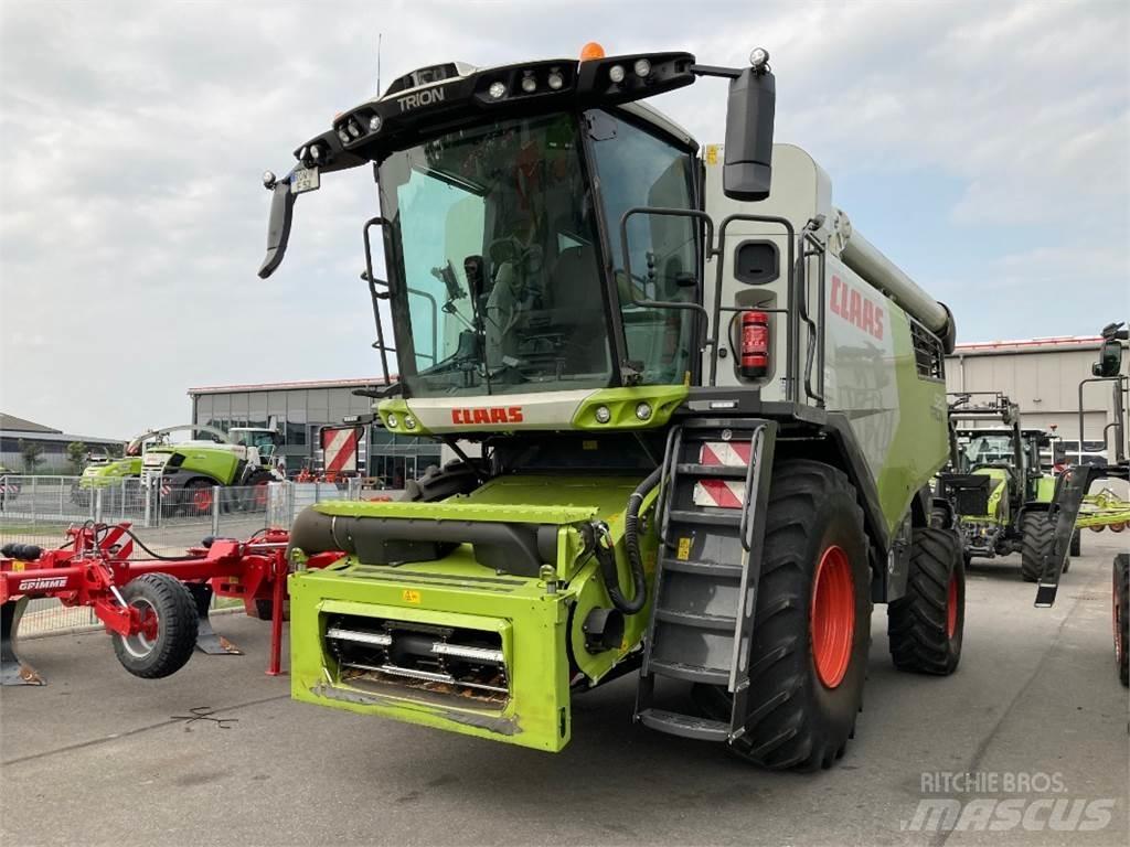 CLAAS Trion 520 Зерноуборочные комбайны
