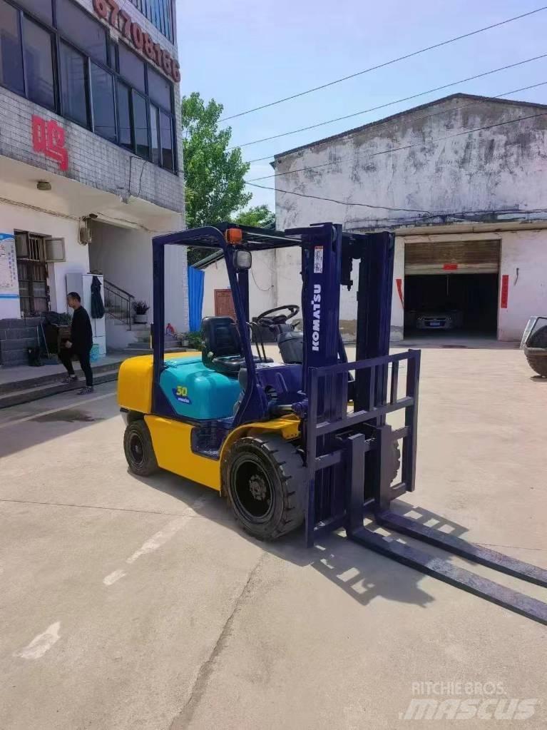Komatsu FD 30 Дизельные погрузчики